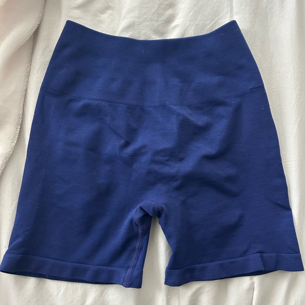Alphalete amplify 4.5 inch women’s shorts size small